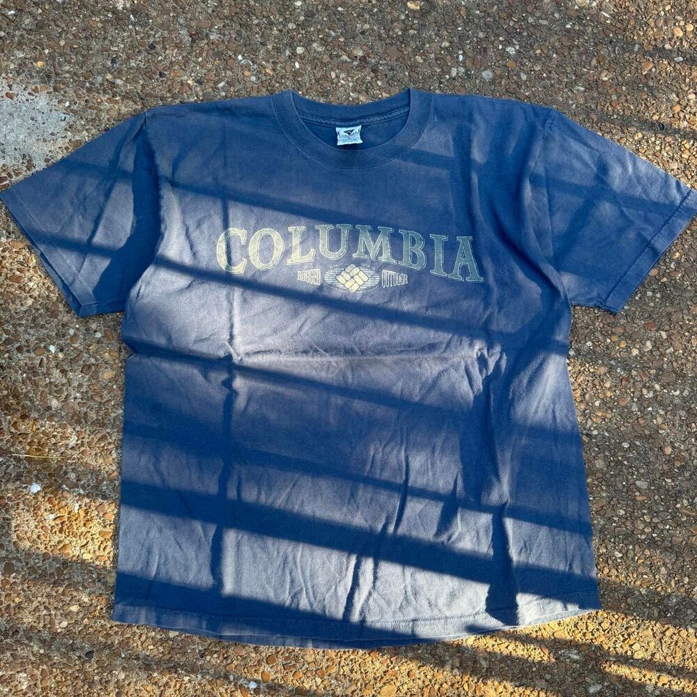 Columbia-sportswear Men's Navy and Blue T-shirt